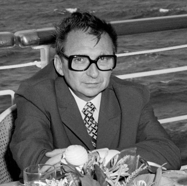 Former RO intelligence chief who defected to the US in the 1970s passes away