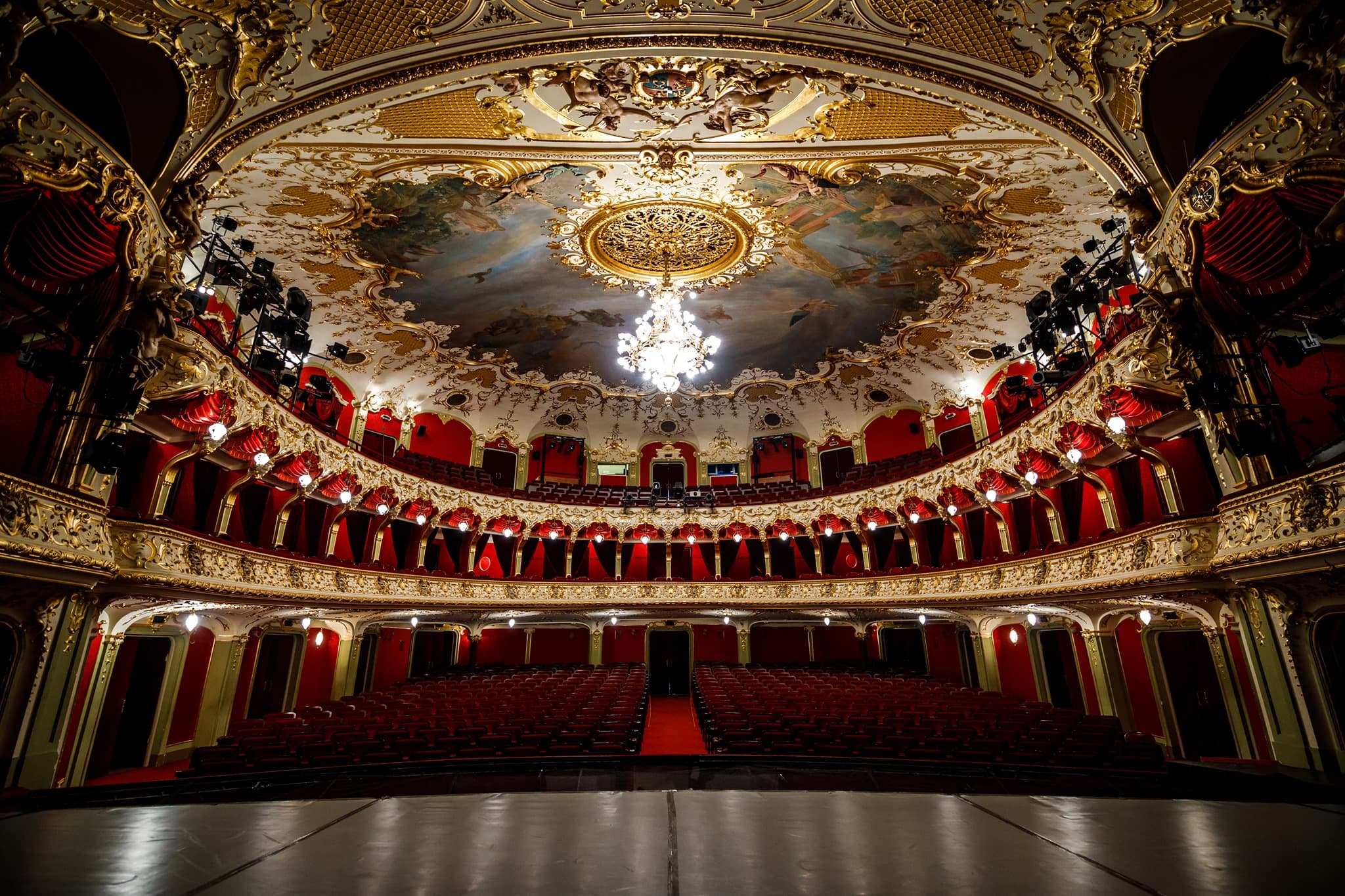 Iasi Opera director placed under judicial control in embezzlement case
