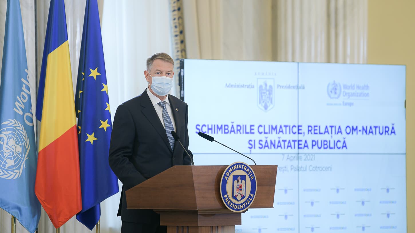 RO President warns of pandemic pressure on healthcare system, impact of climate change on public health