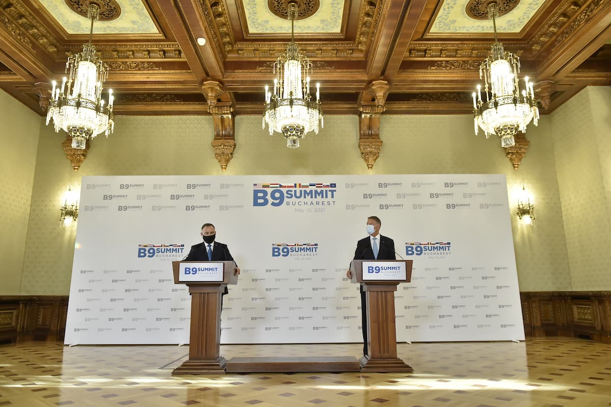 Romanian, Polish presidents call for beefing up NATO’s eastern flank