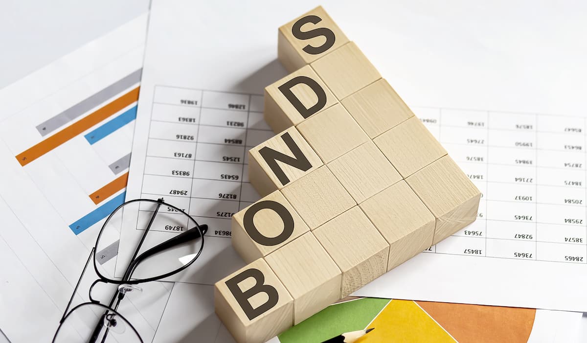 BNR bought Govt. bonds worth only 0.4% of GDP - significantly less than peers in Hungary, Poland