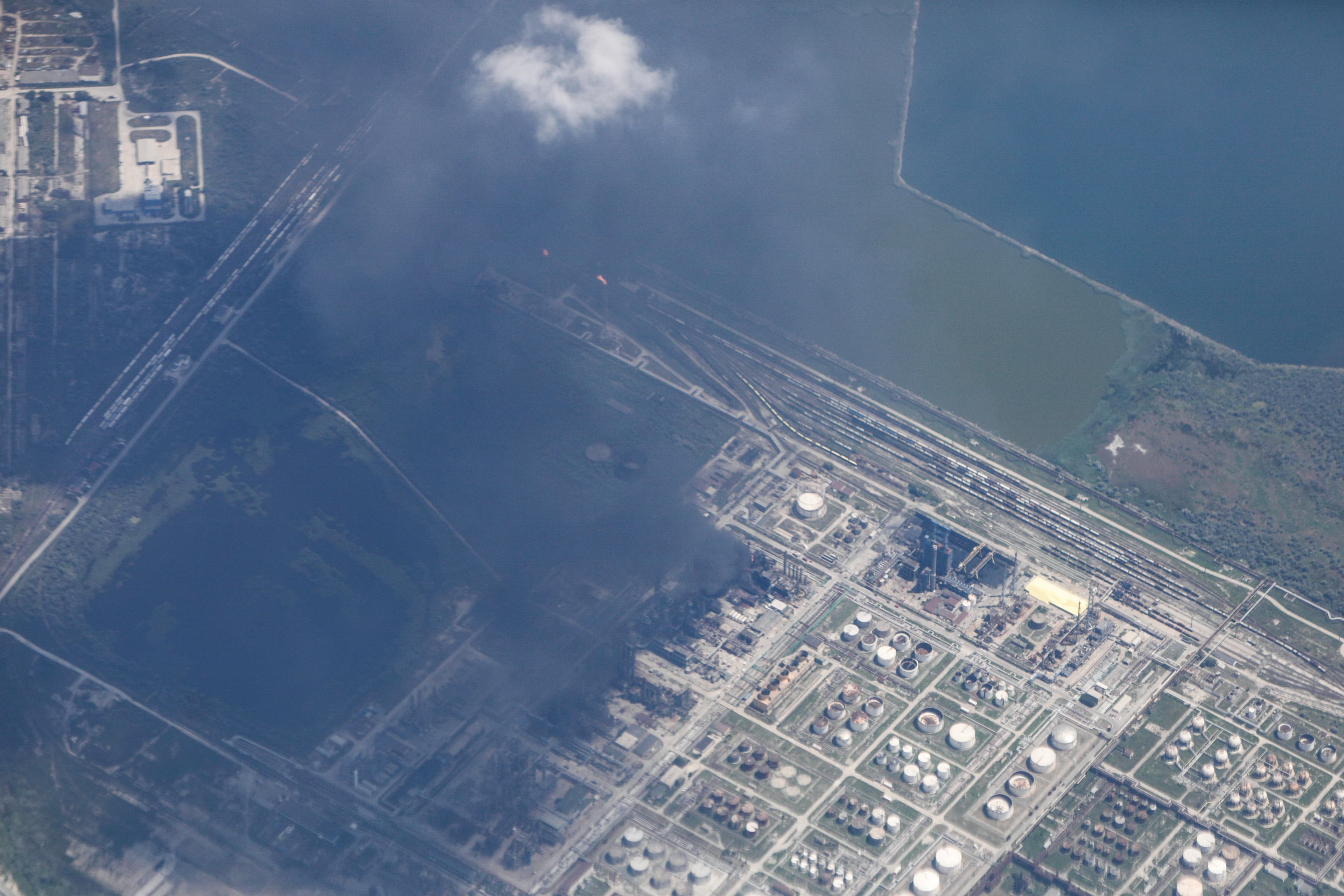 Several injured, one missing after explosion at largest oil refinery in Romania