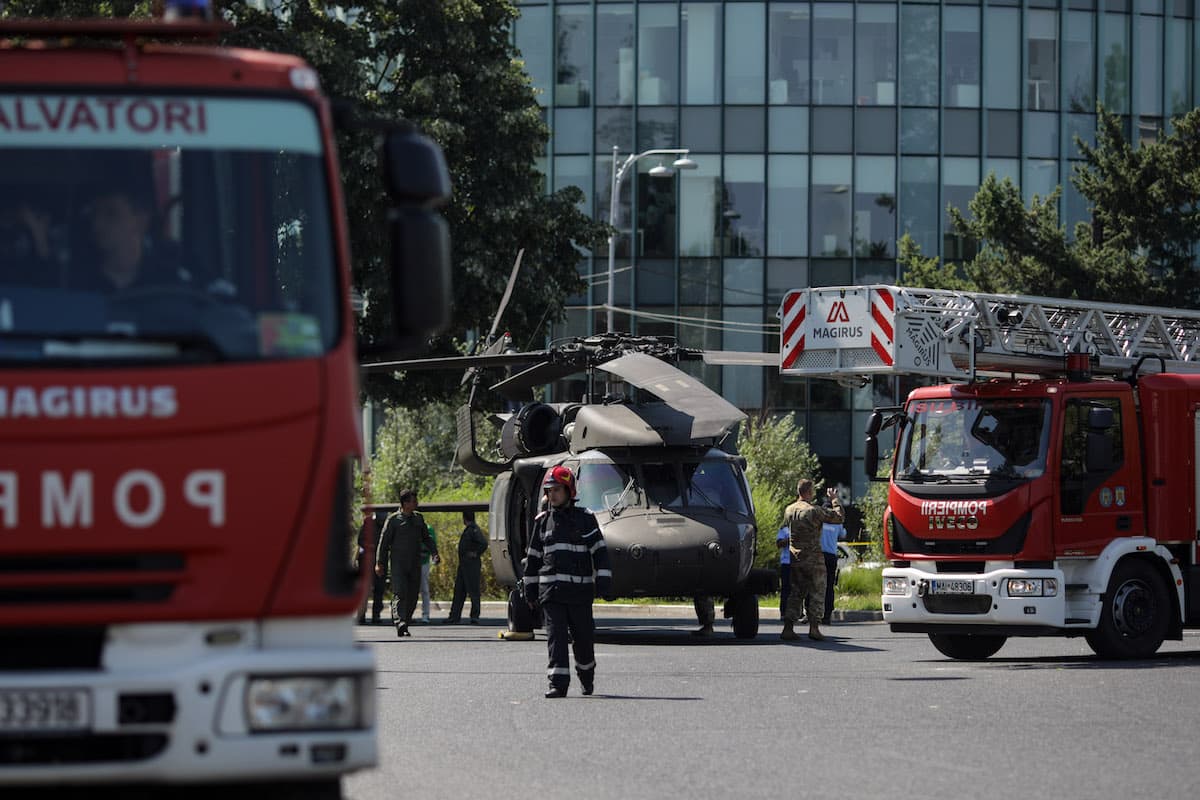 Black Hawk helicopter makes emergency landing in northern Bucharest
