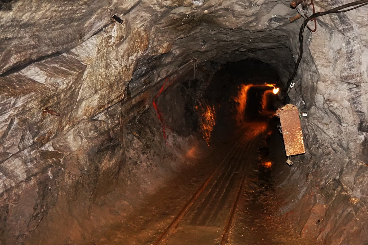 Romanian salt company Salrom ponders mining for graphite
