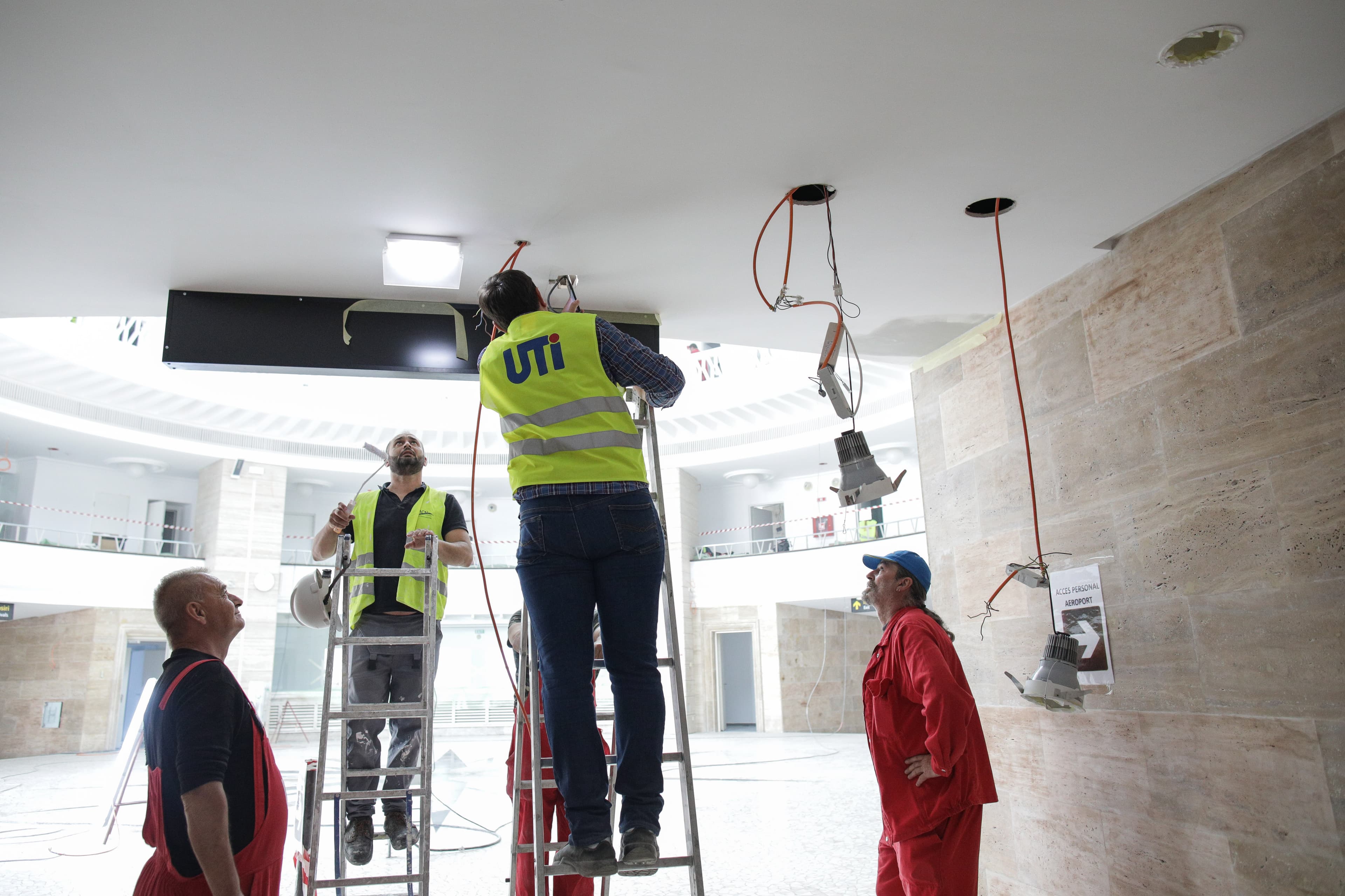 Works on Bucharest’s secondary airport extended by two months