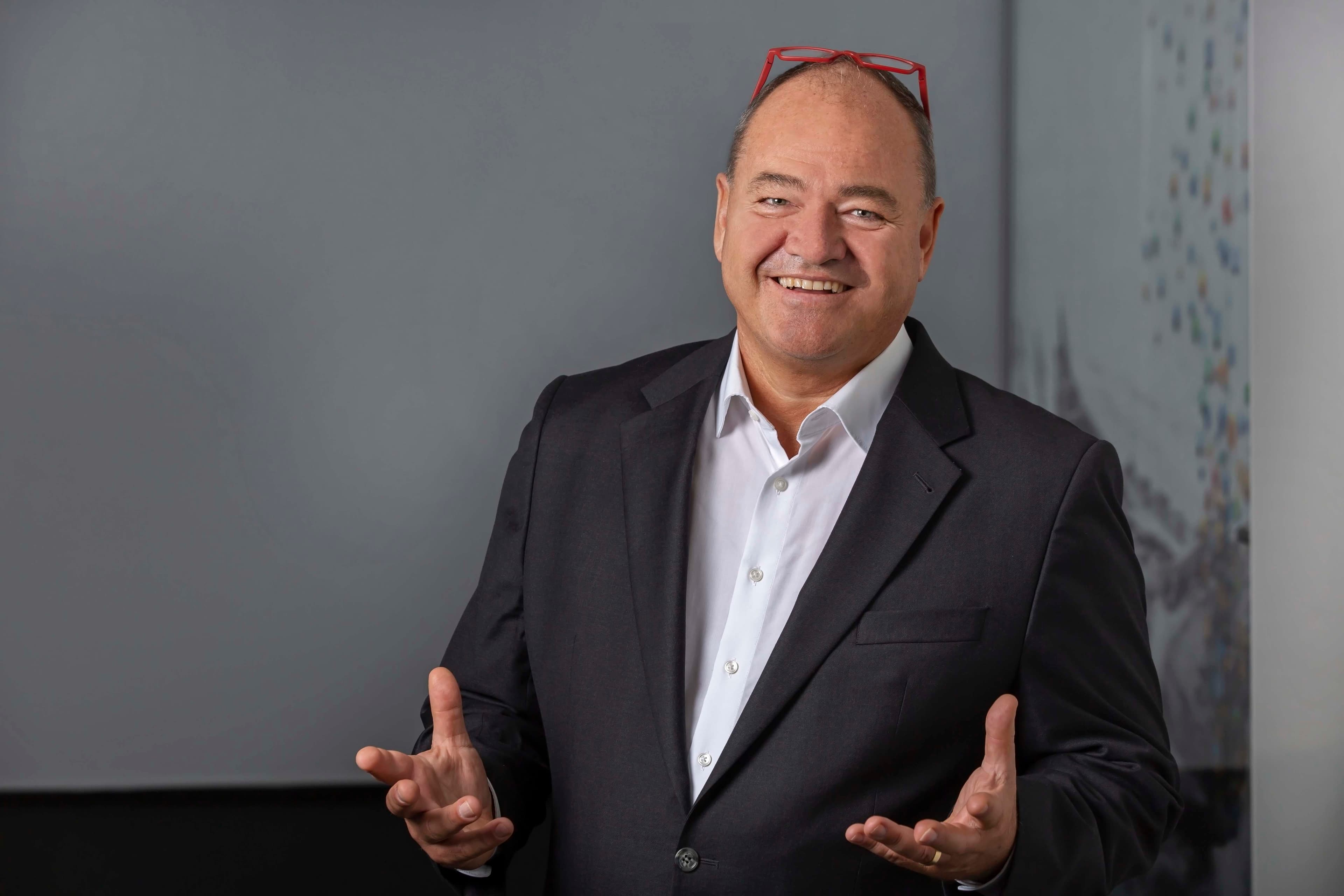 (P) Christian Gurny, BearingPoint: We are the end-to-end experts