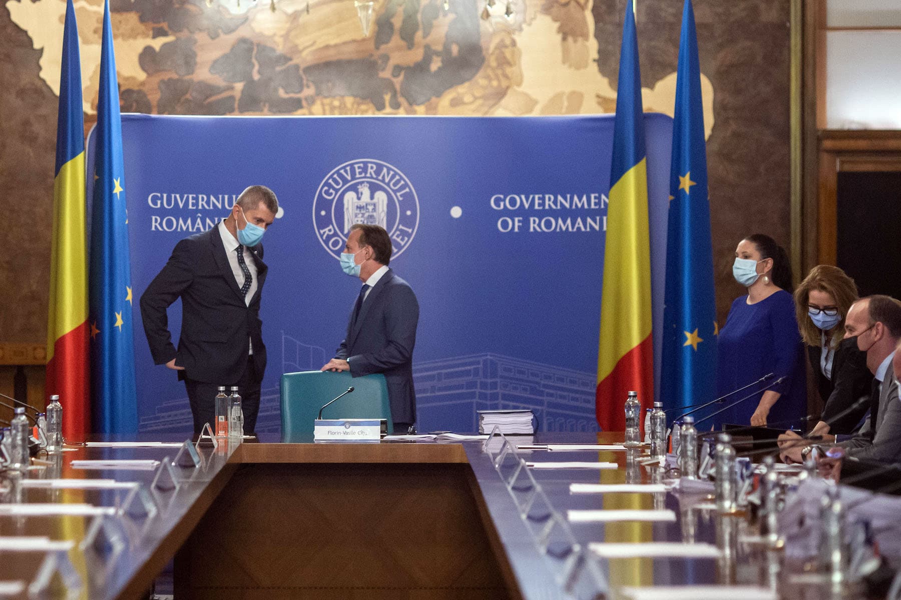 Romania’s ruling coalition on the brink of break due to dispute on EUR 10 bln development program