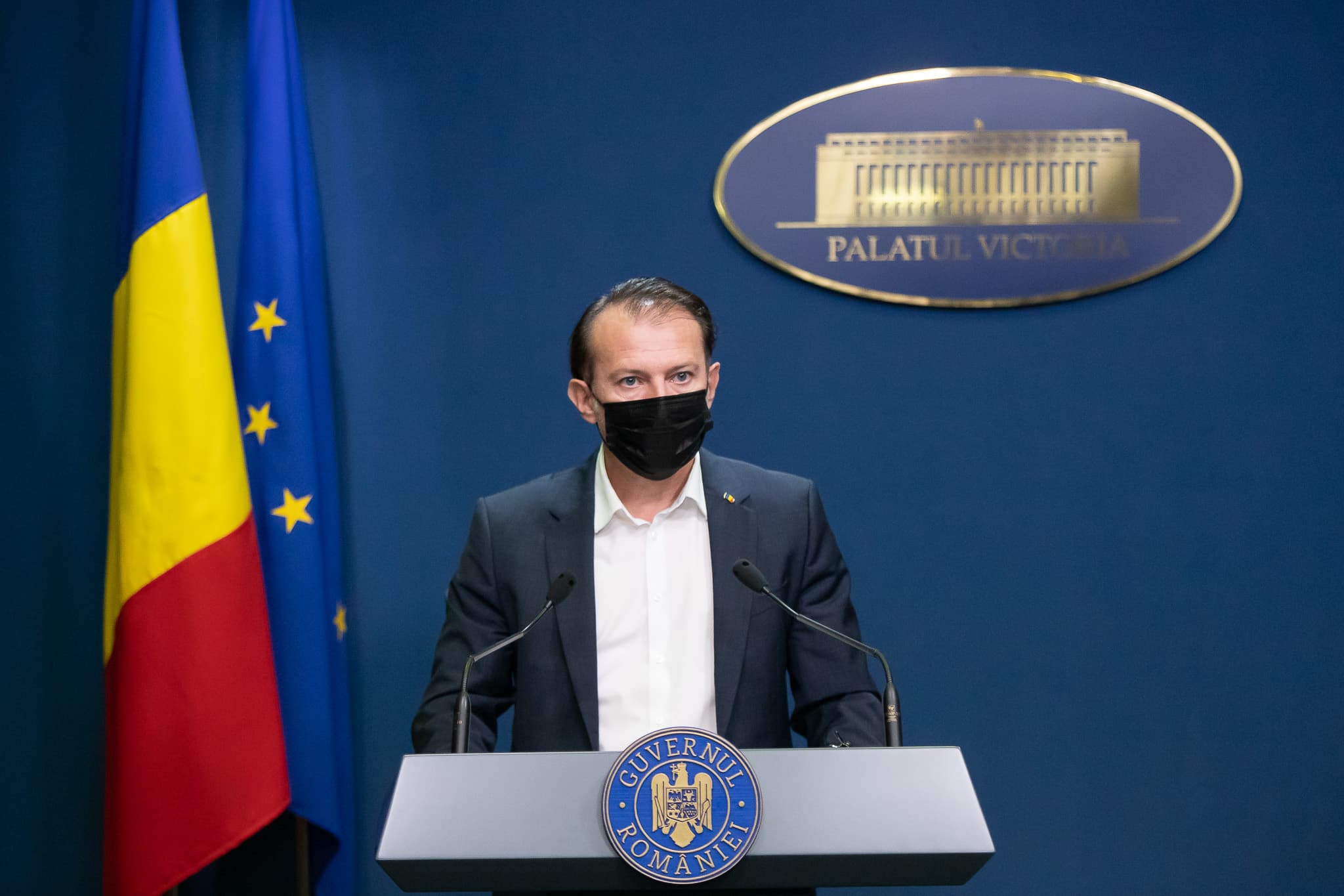 Romanian PM remains in office "to avoid state's collapse"