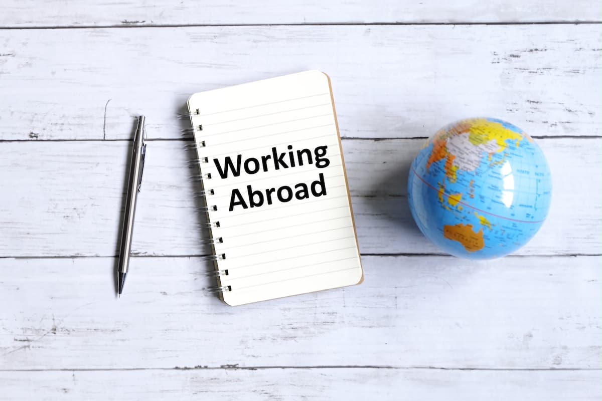 Only 6.3% of Romanians plan to leave and work abroad in 2026, survey says
