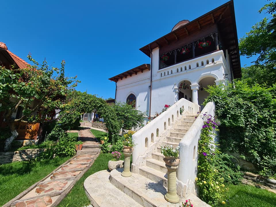 (P) Conacul Grigorescu – Slow food guesthouse in the future UNESCO Global Geopark “Land of Buzau”, opened after 10 years of renovation