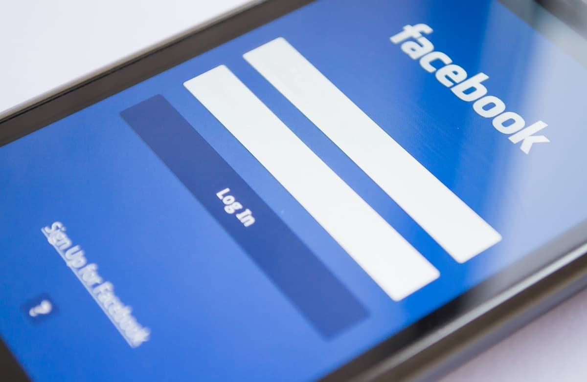 Study: Facebook remains the most popular social media platform in Romania