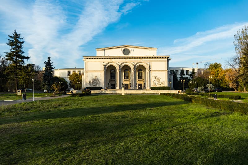Bucharest National Opera announces “Dance of Velvet Steps” performance for special needs audience