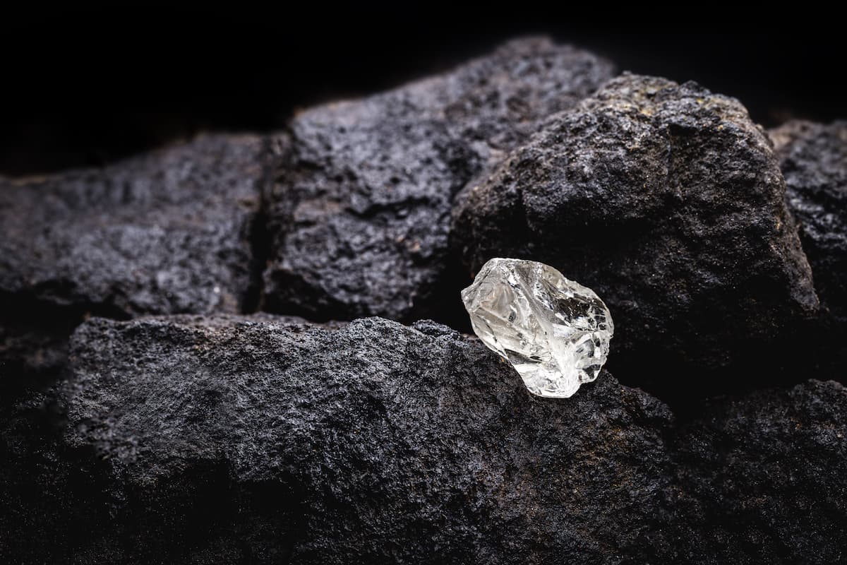 Romanian ambassador in Angola speaks of "structural" projects in diamant extraction
