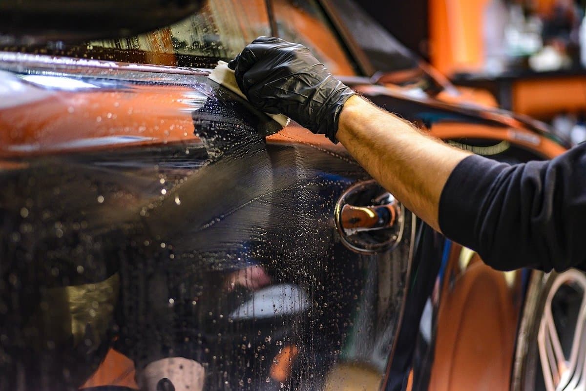 Bucharest-based startup Vehicool takes its mobile car wash service to new cities this year