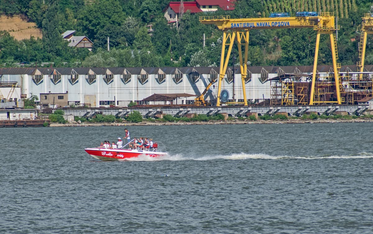 Romania's Orsova Shipyard gets contracts worth EUR 10 mln from Dutch customers