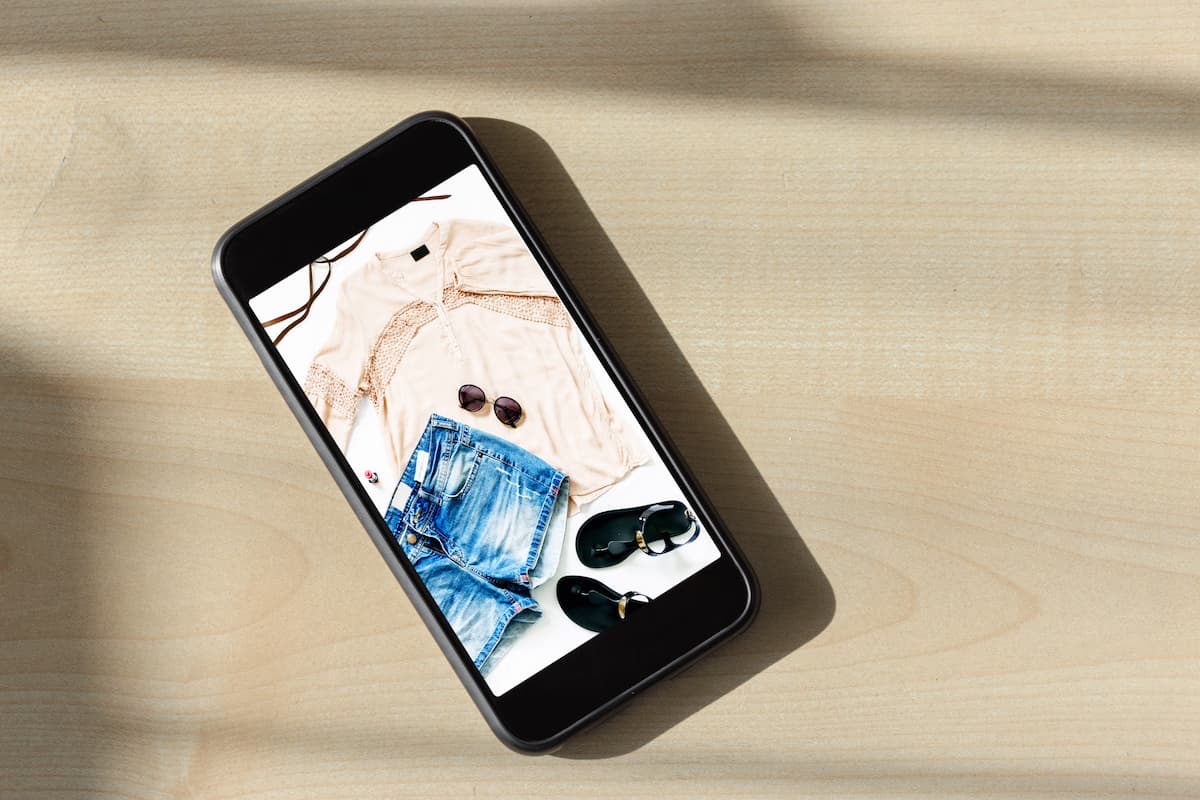 Romanian sustainable fashion startup Dressingz raises EUR 0.3 mln on crowdfunding platform Rōnin