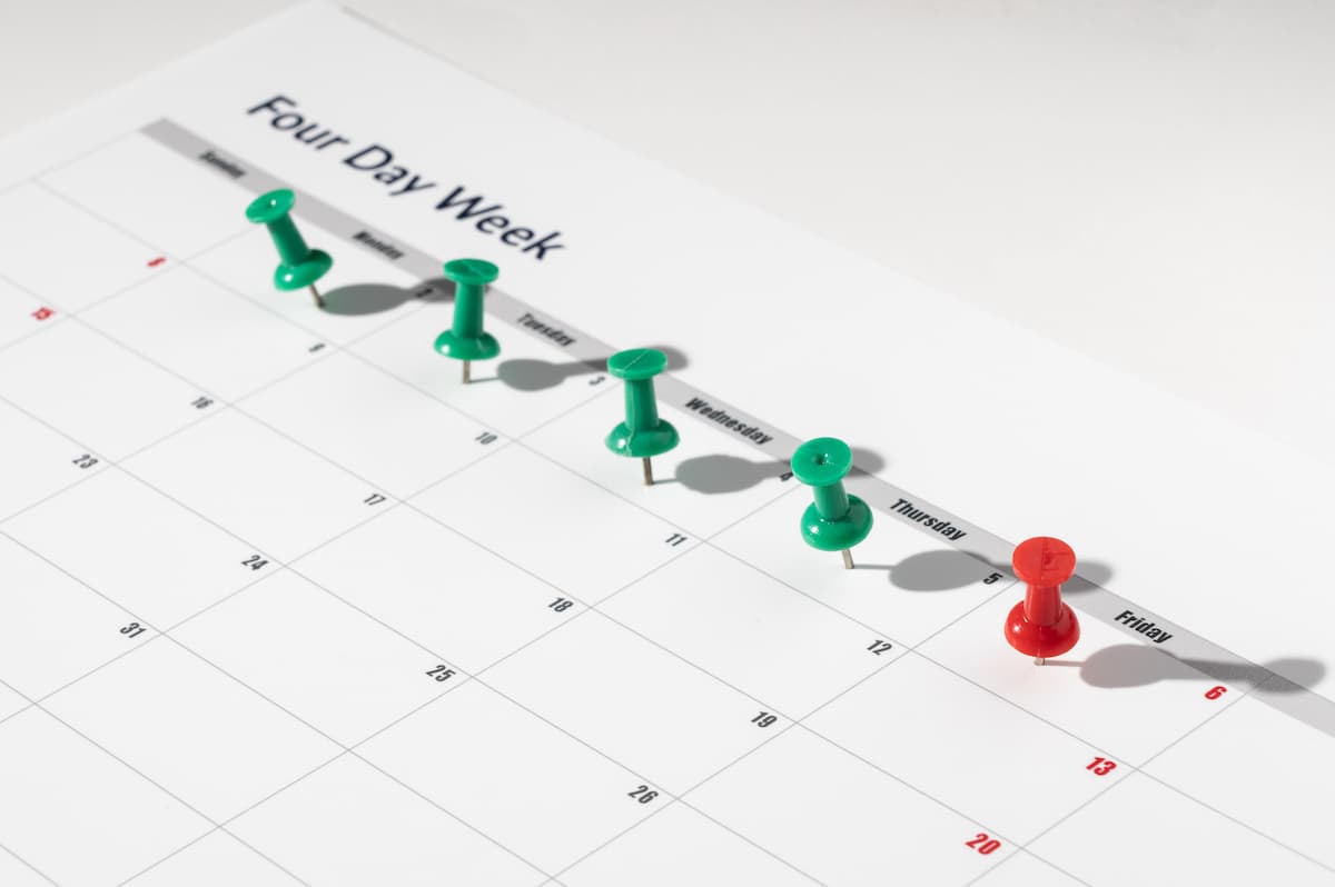 Romania prepares to introduce optional four-day working week