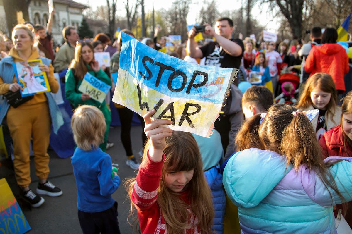 Romanians join chain of rallies against Russian invasion of Ukraine