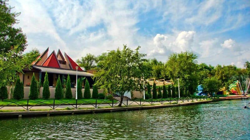 Riviera Park restaurant reopens in Bucharest after EUR 1 mln investment