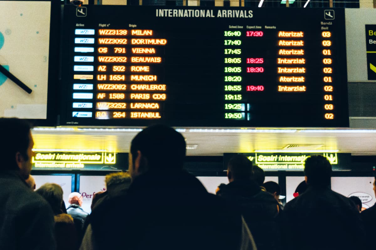 Airline staff shortages cause huge delays at Bucharest’s Henri Coanda Airport