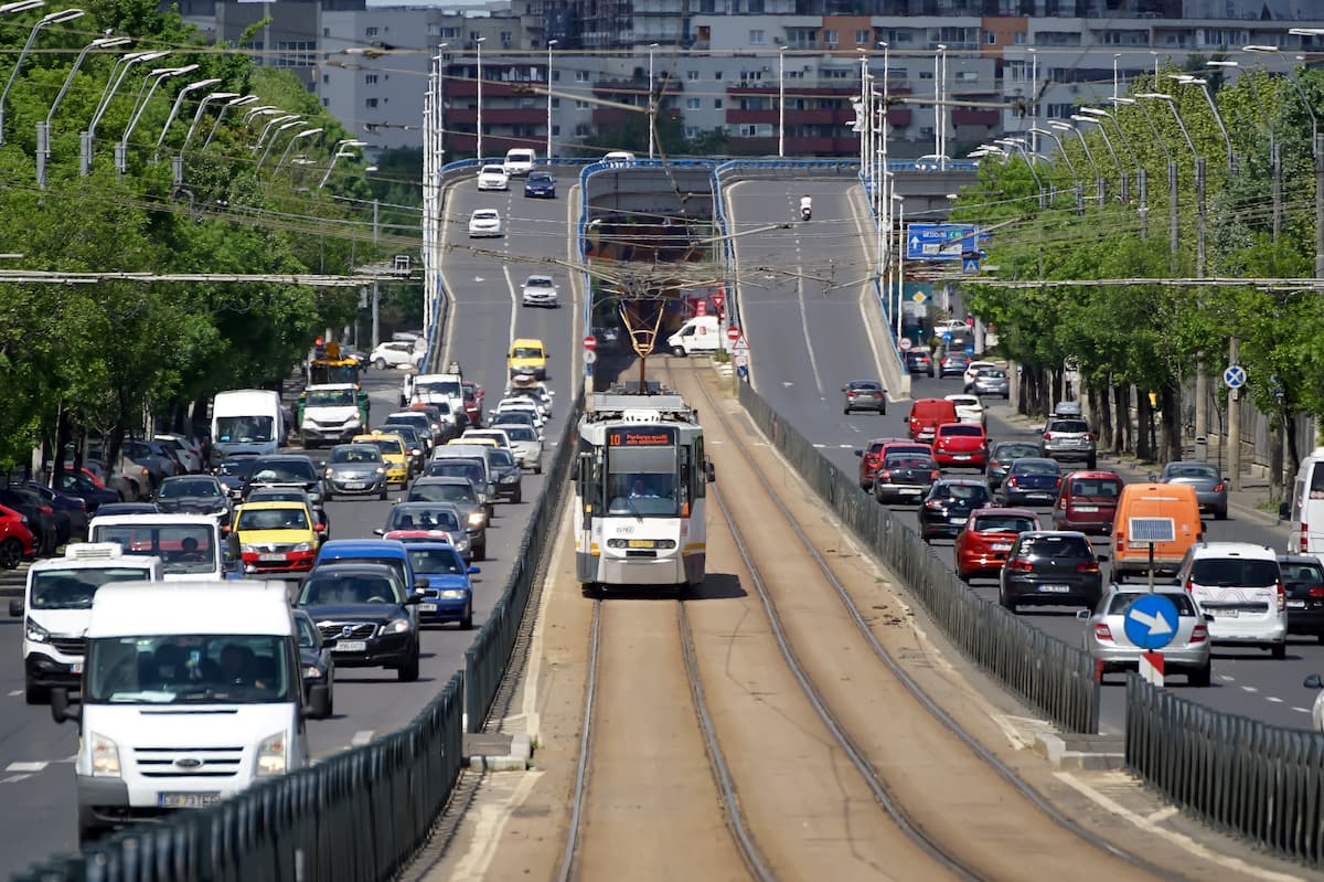 Bucharest struggles with air quality, report says 60% of pollution comes from traffic