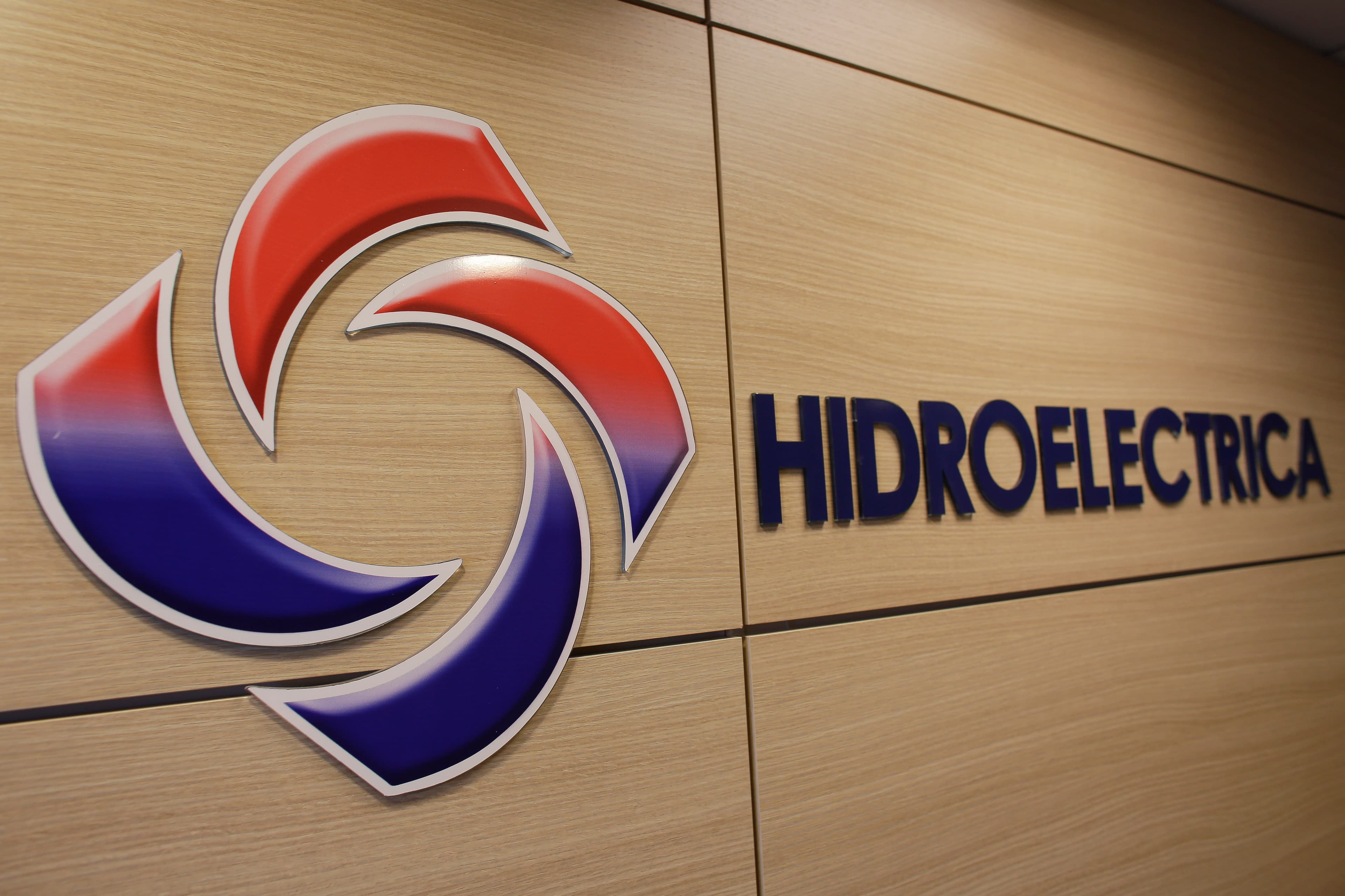 FP ready to sell only half of its 20% stake in Hidroelectrica unless Govt. accepts dual-listing