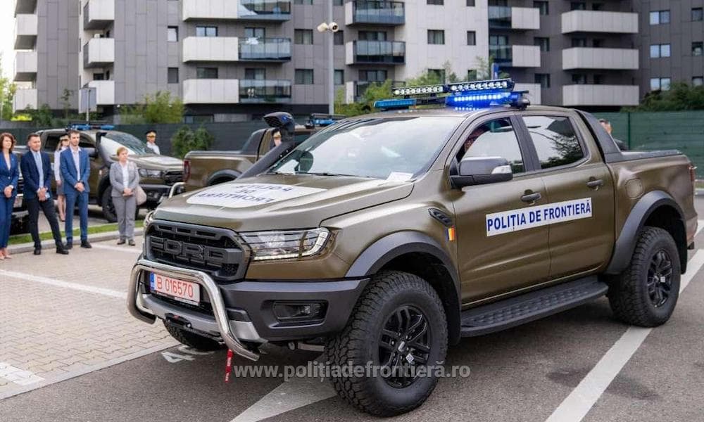 Romanian police officers will use Ford Ranger Raptor 4x4 cars to patrol the borders