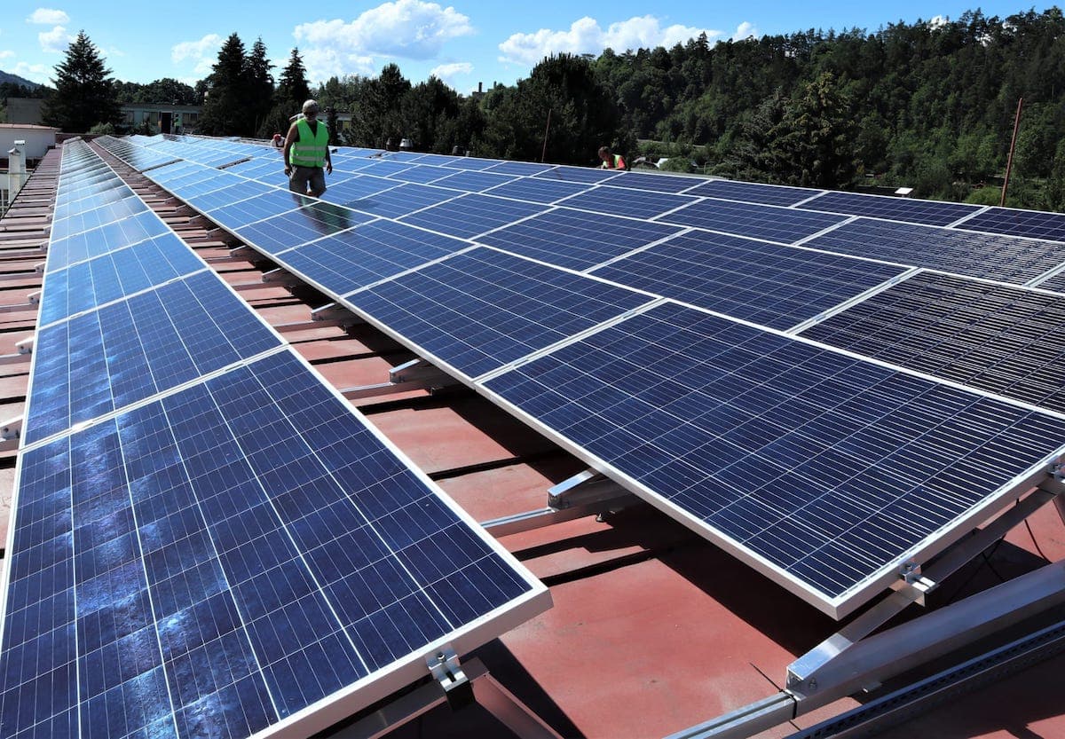 Romanian logistics developer Element Industrial and TESLA Group sign deal to produce green energy