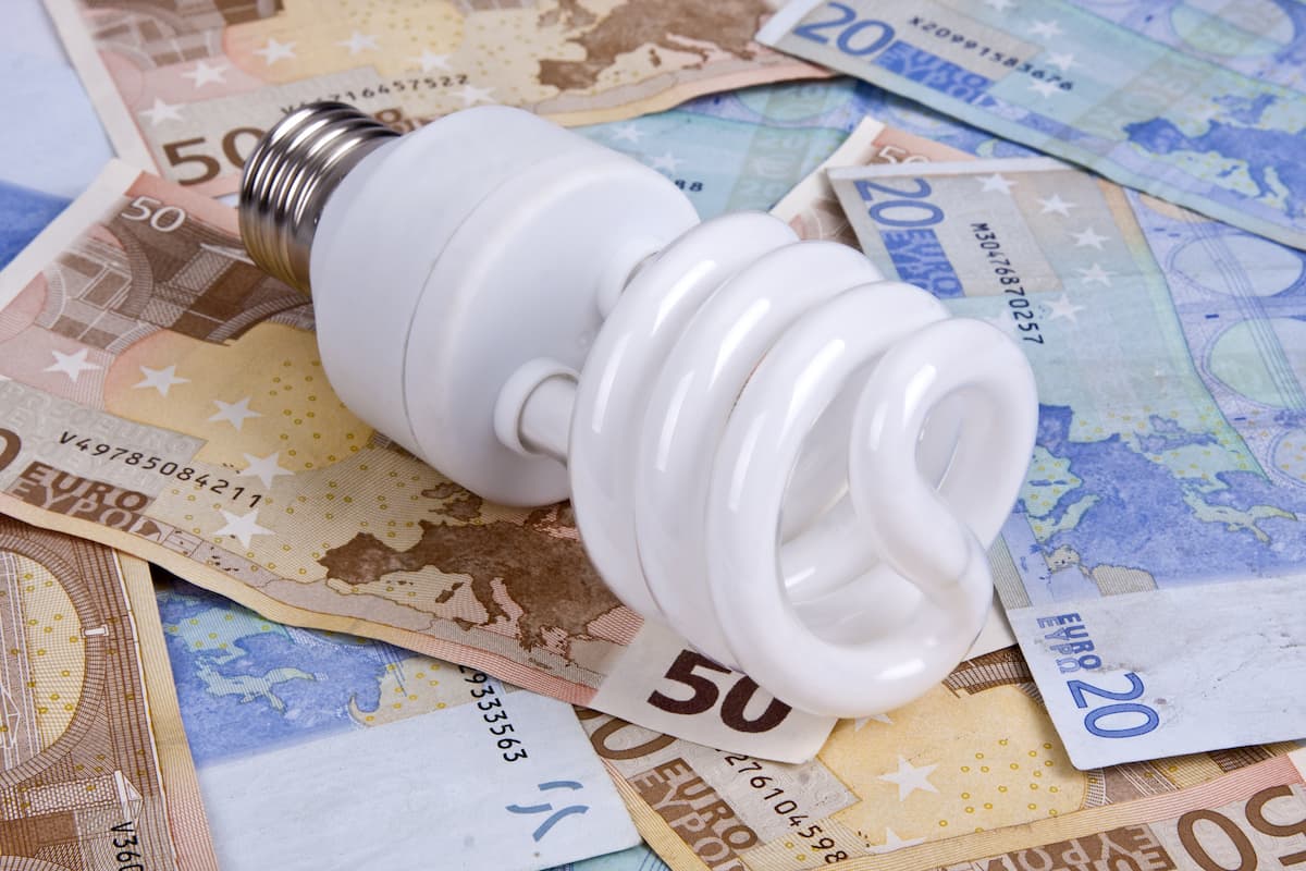 Romanian government unveils energy voucher platform to help pay for bills