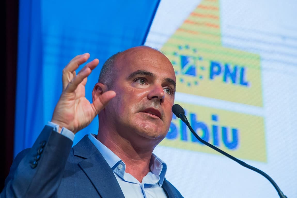 Liberal Party senior member says any combination with democratic parties is acceptable