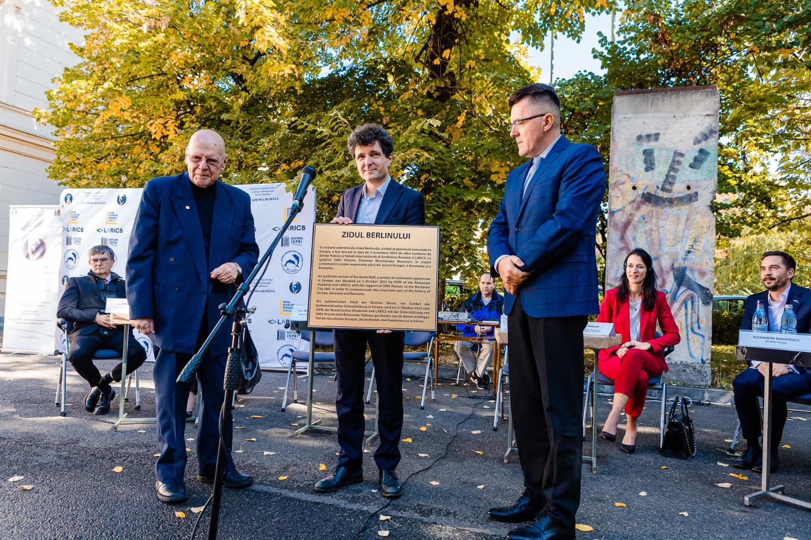 Bucharest receives donation of a section of Berlin’s communist-era wall