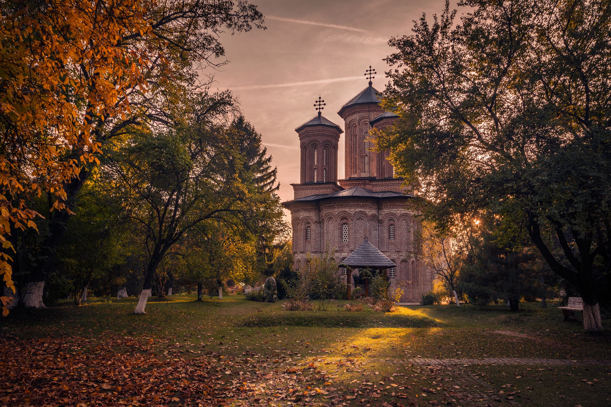 Romania Photo of the Day by Dreamstime: Snagov Monastery in autumn colors