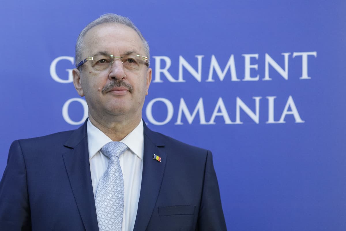 Romania's defence minister Dincu keeps his seat, dismissal turns uncertain