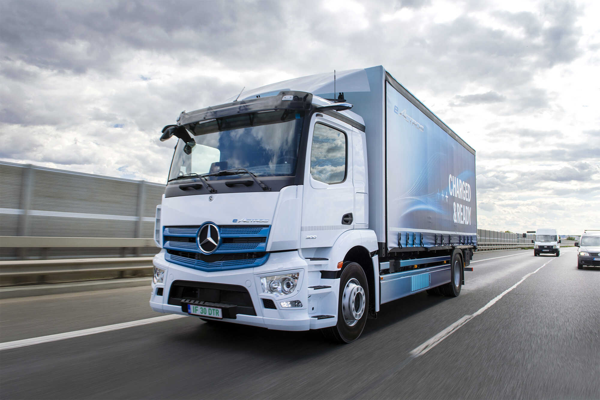 First Mercedes- Benz eActros electric trucks arrive in Romania
