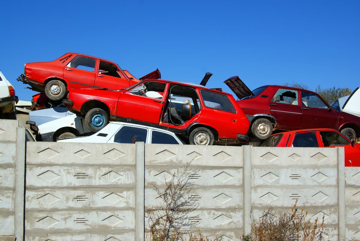 100,000 old cars scrapped through government schemes in Romania in 2022, double the previous year