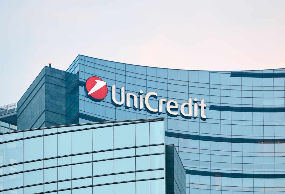 UniCredit Romania lists RON 480 mln bond at Bucharest Exchange
