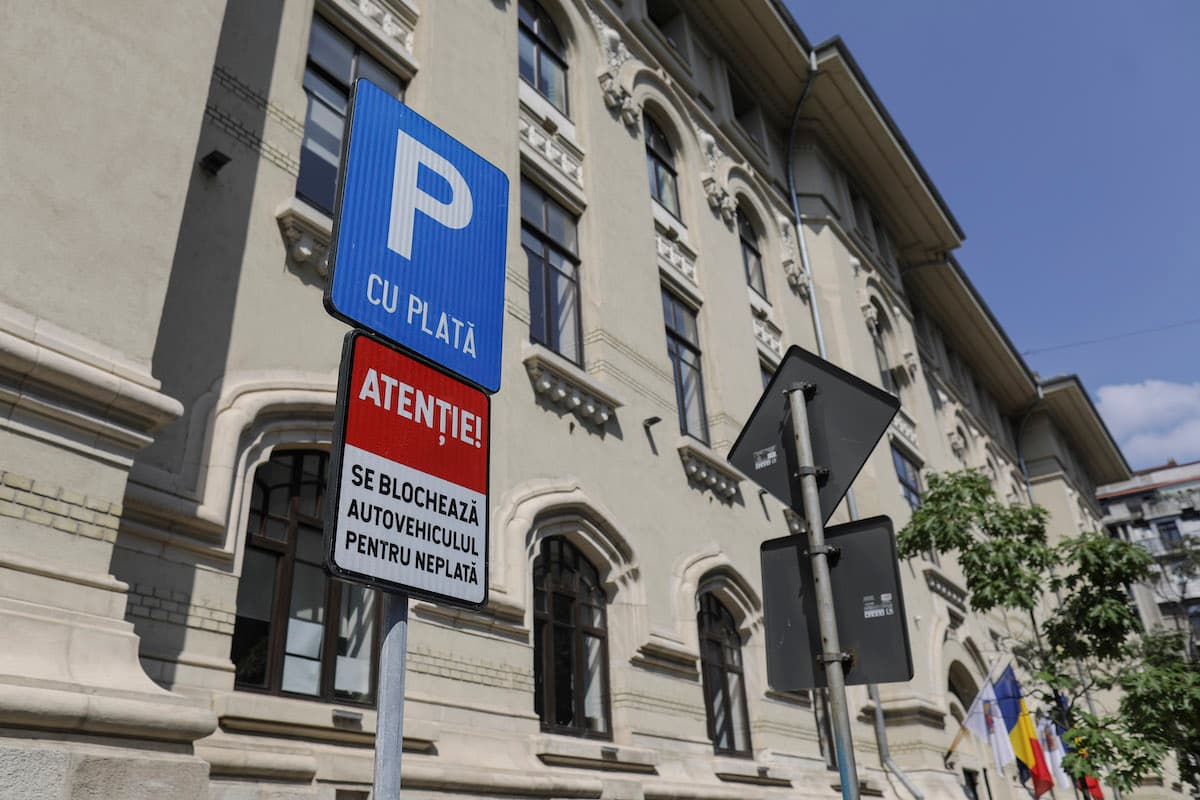 Bucharest City Hall warns of fake QR codes on parking meters