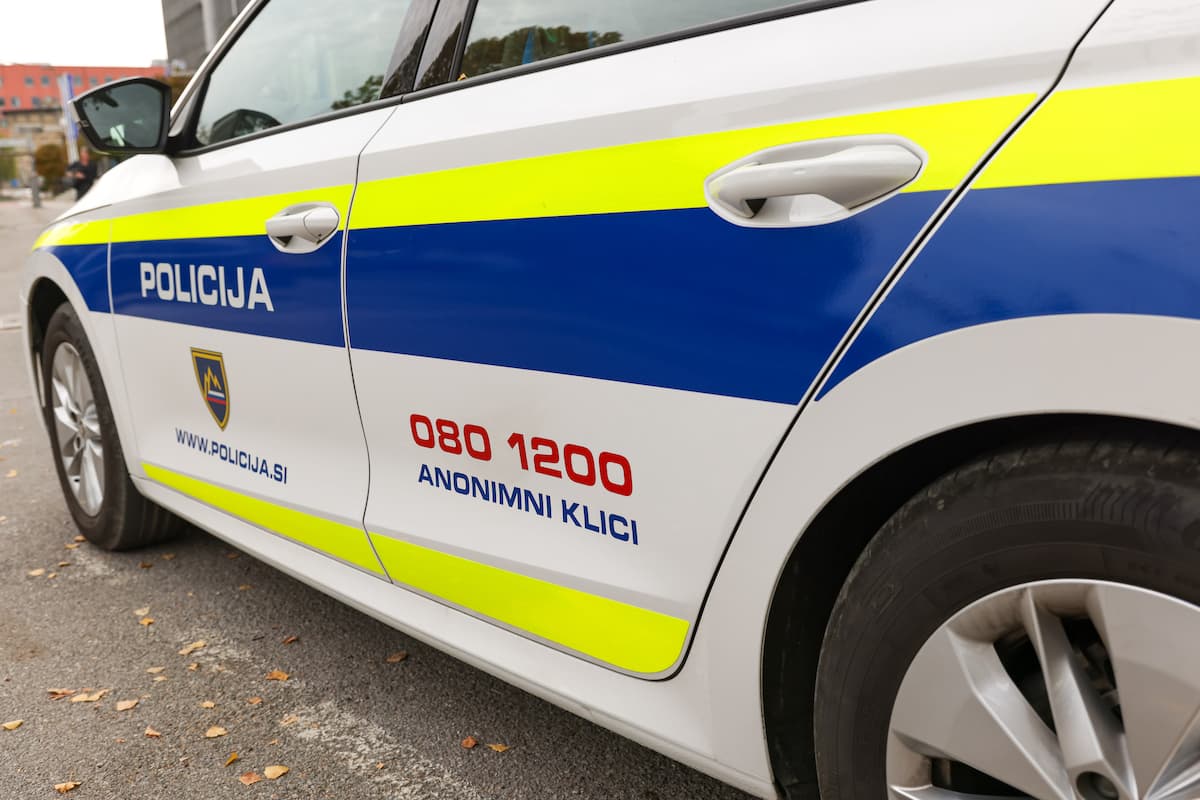 Three Romanian citizens dead, four injured after bus overturns in Slovenia