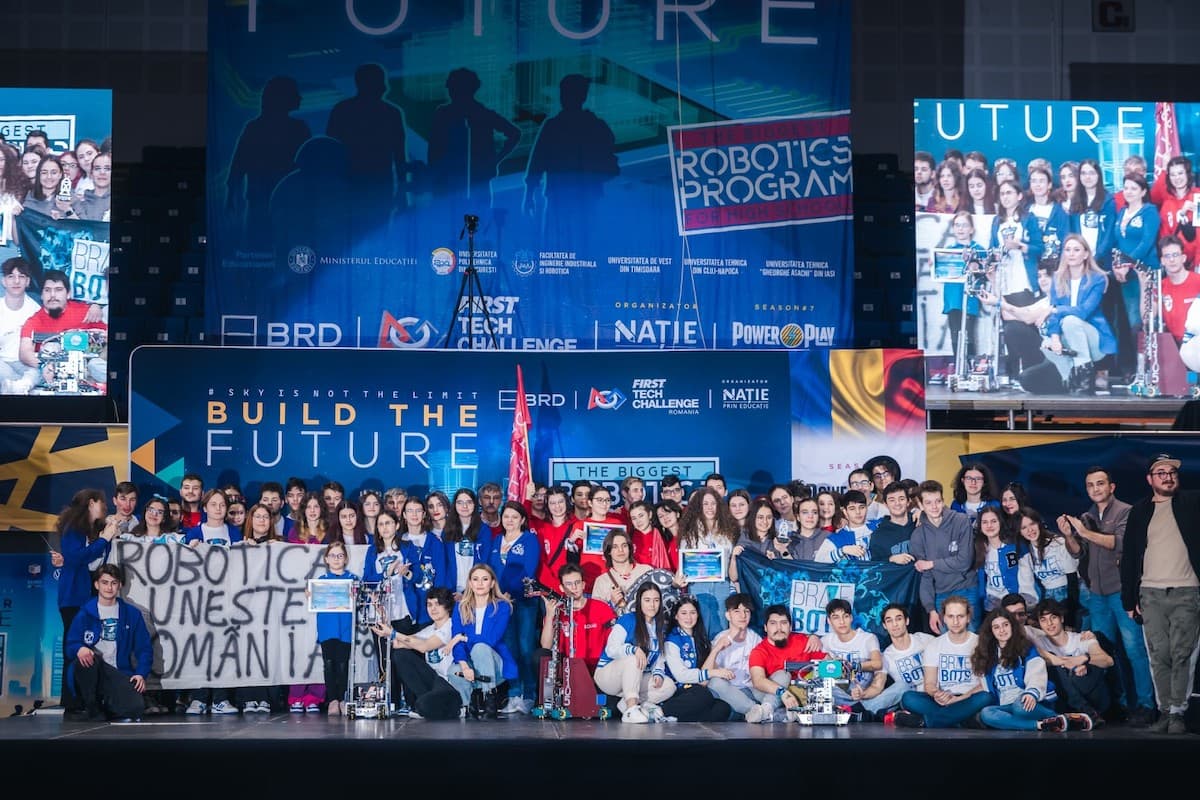 Three high school robotics teams represent Romania at world championship in the US