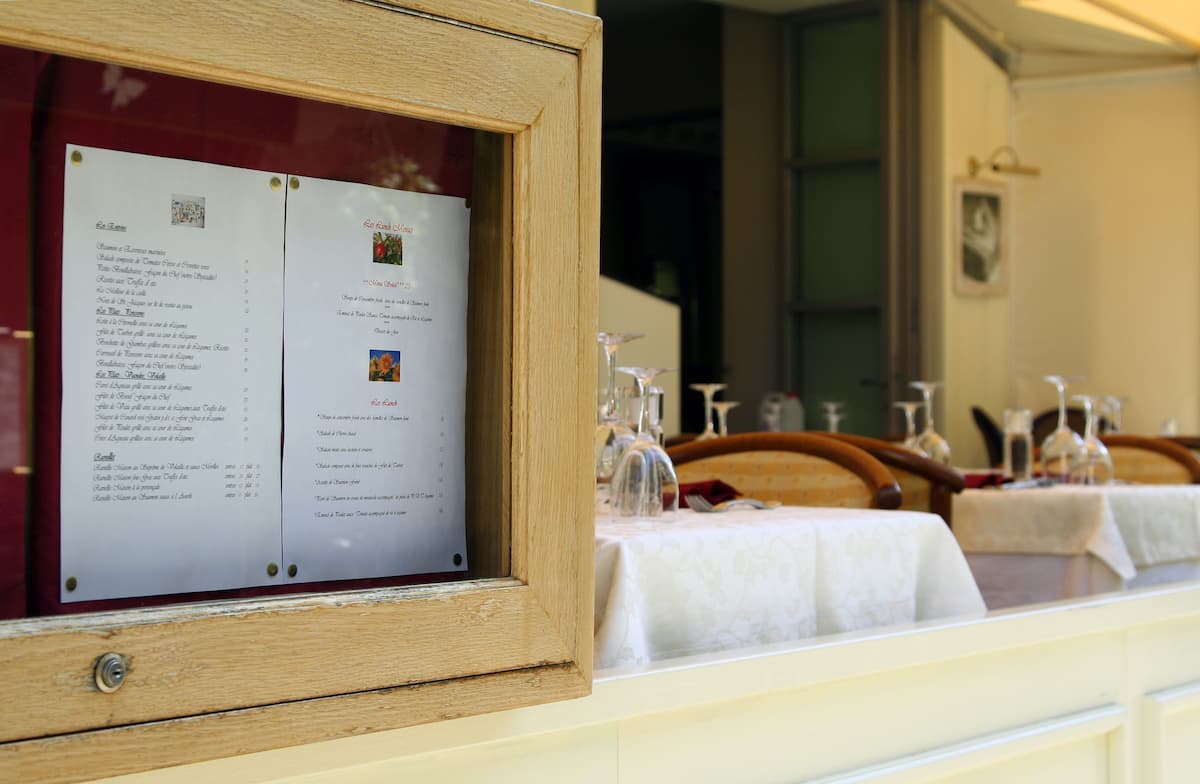 Restaurants in Romania required to display ingredients and nutritional value of dishes