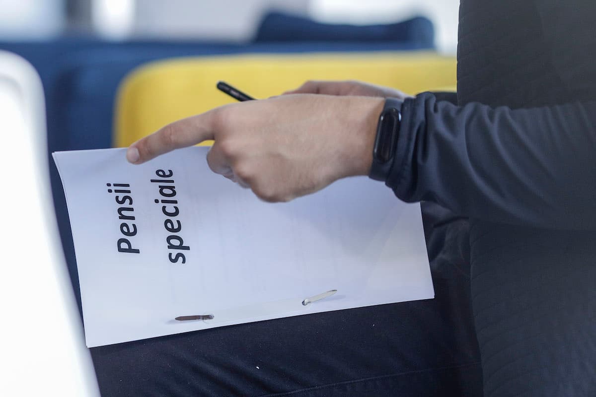 Romania’s lawmakers endorse “special pensions” bill in a mild form