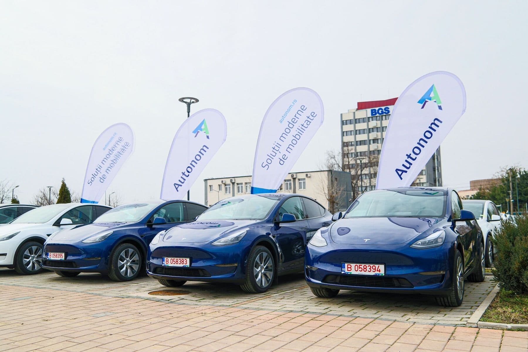 Romanian car rental group Autonom buys 30% stake in Bucharest taxi firm