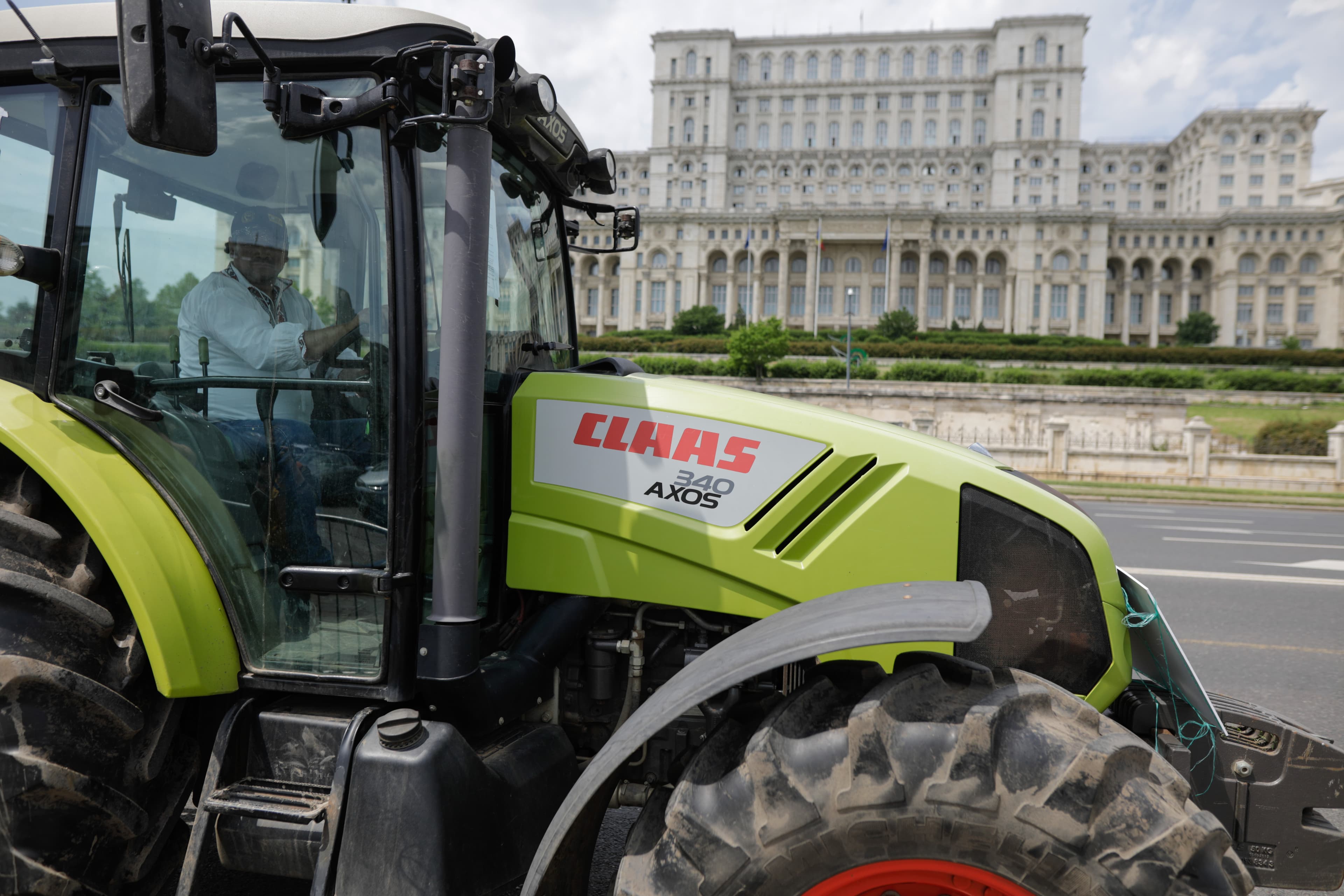 Romanian farmers to protest “unintentional dumping” of Ukrainian grain to neighbors