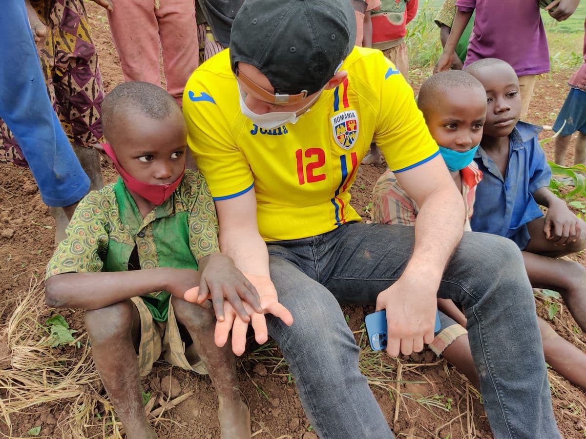 Romanian entrepreneur continues campaign to build water wells in Africa