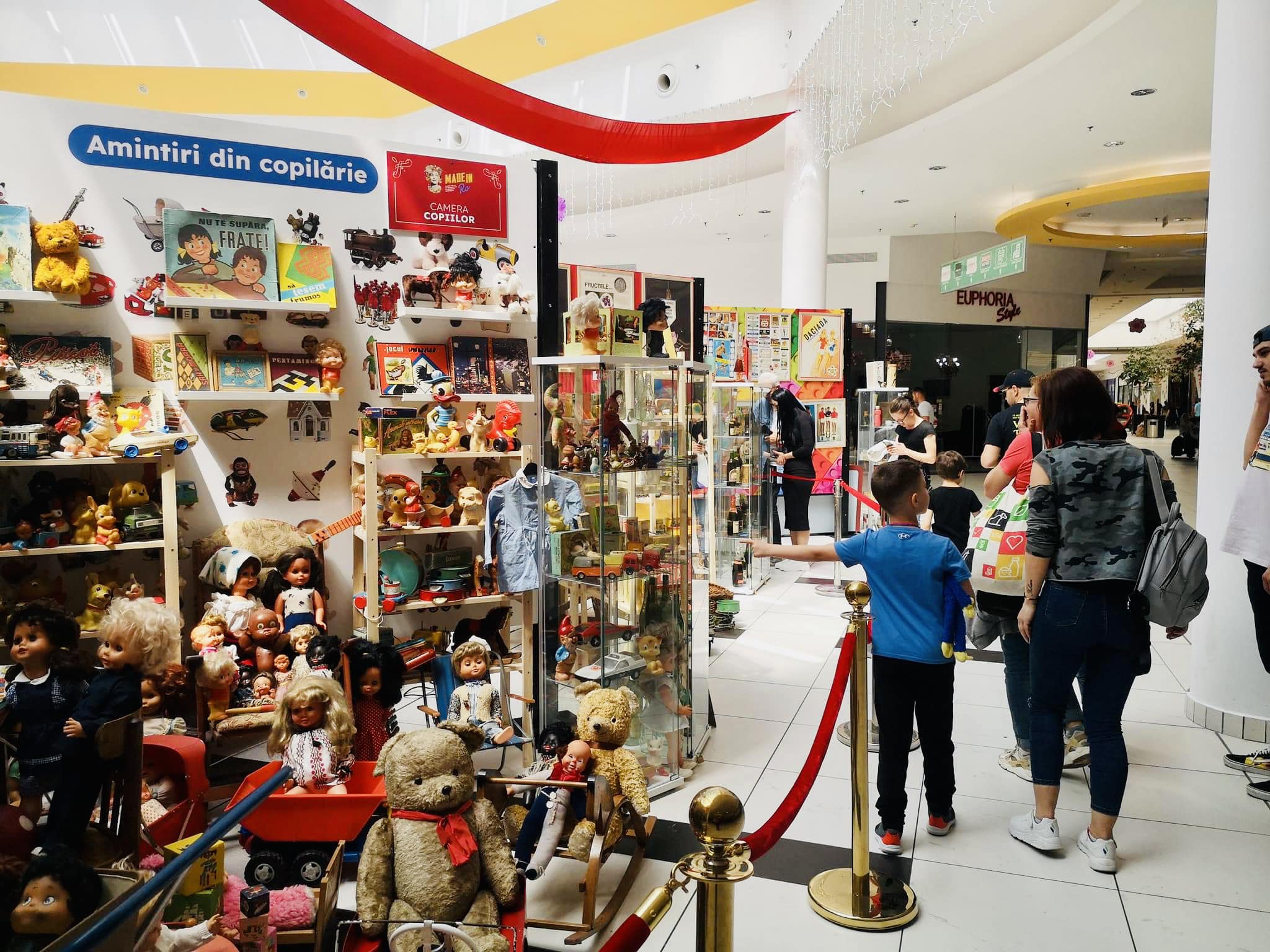 Romania's one-of-a-kind pop-up museum of advertising, branding opens in Oradea