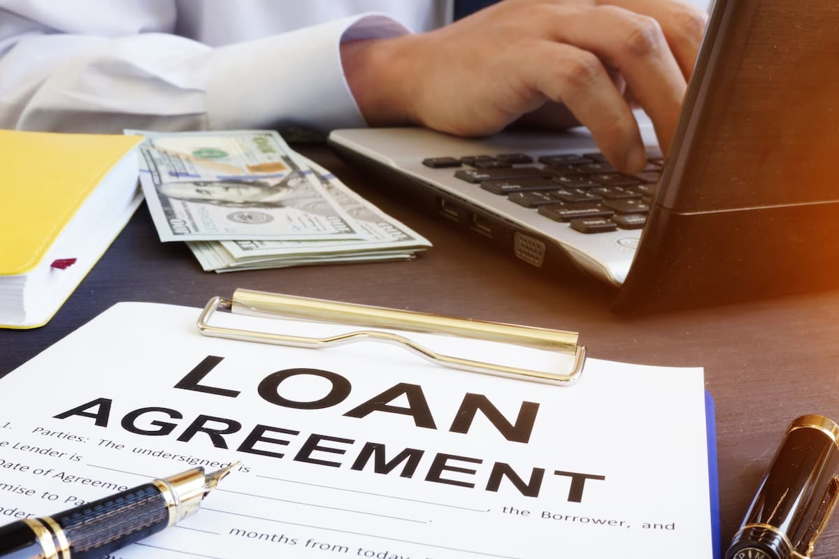 Bank loans in Romania keep shrinking in real terms