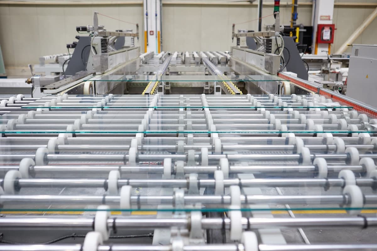 Romanian flat glass producer invests EUR 3 mln to increase output by 25%-30%