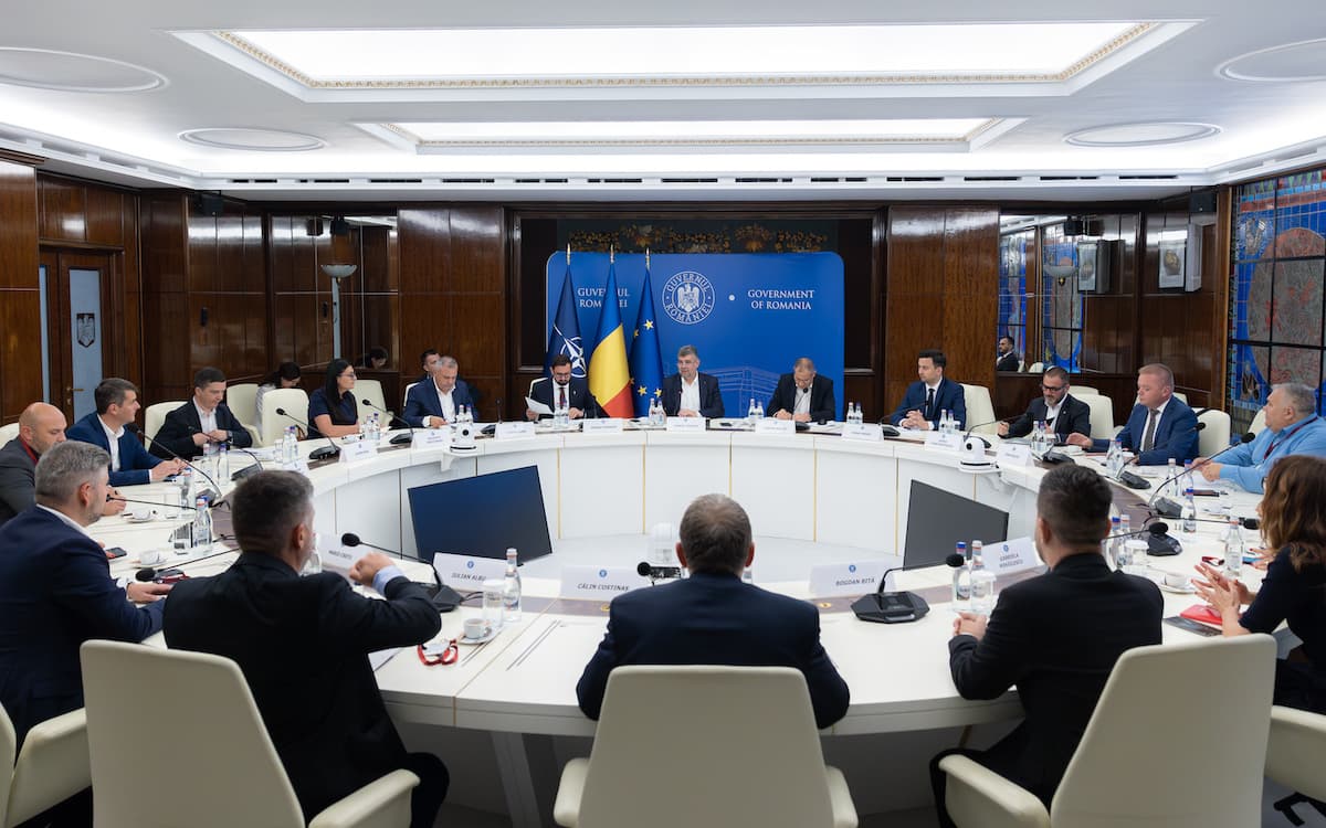 Romanian Govt. meets retailers to persuade them to cut staple goods' prices