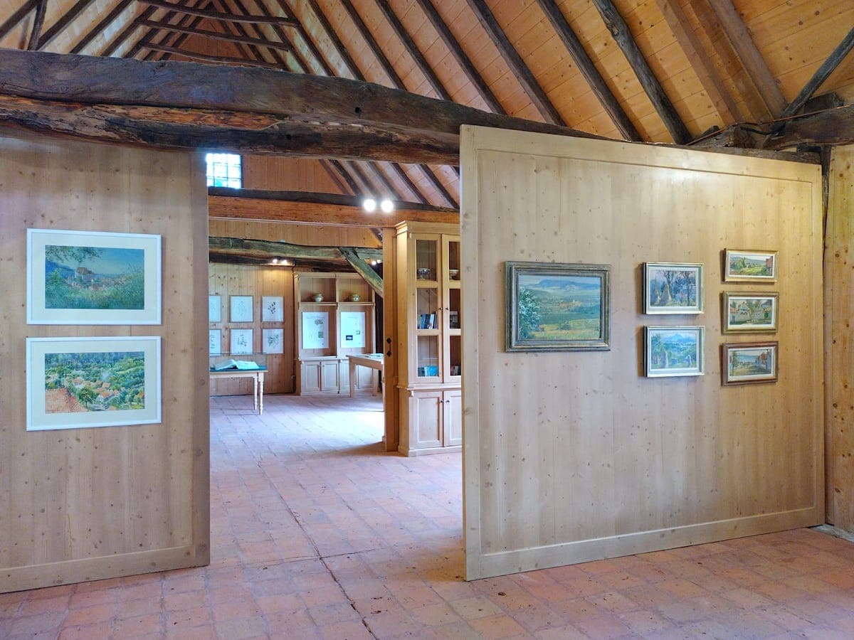 Central Romania: The Prince of Wales’s House in Viscri hosts Tim Scott Bolton exhibition