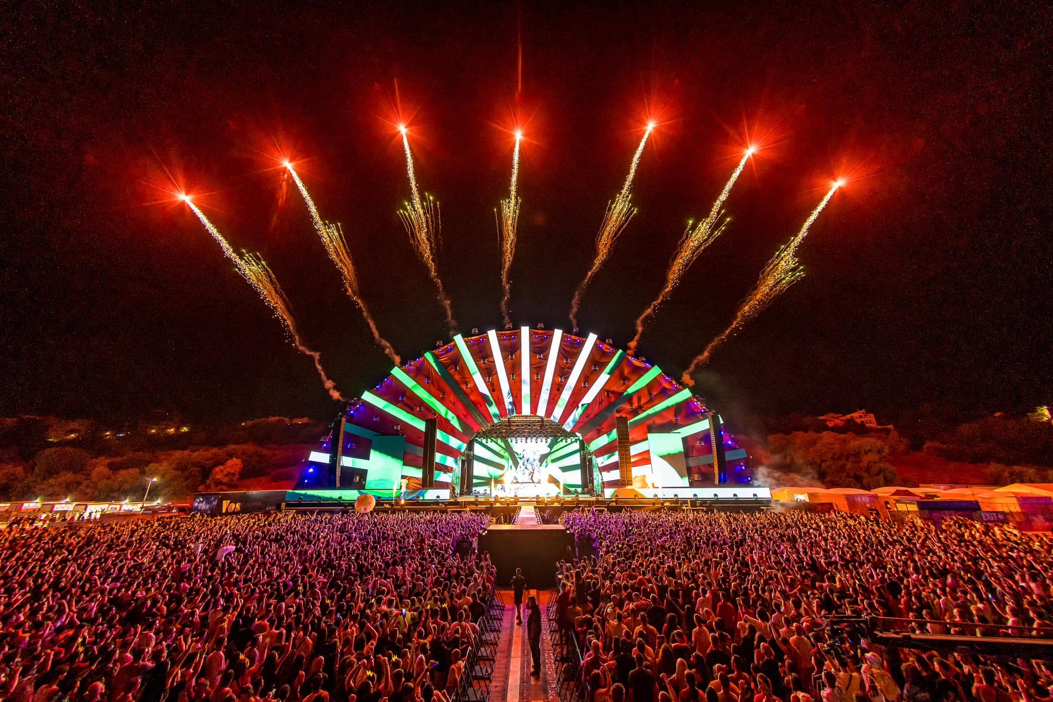 Neversea: 277,000 festivalgoers flock to the seaside of Constanța for Europe's largest beach festival